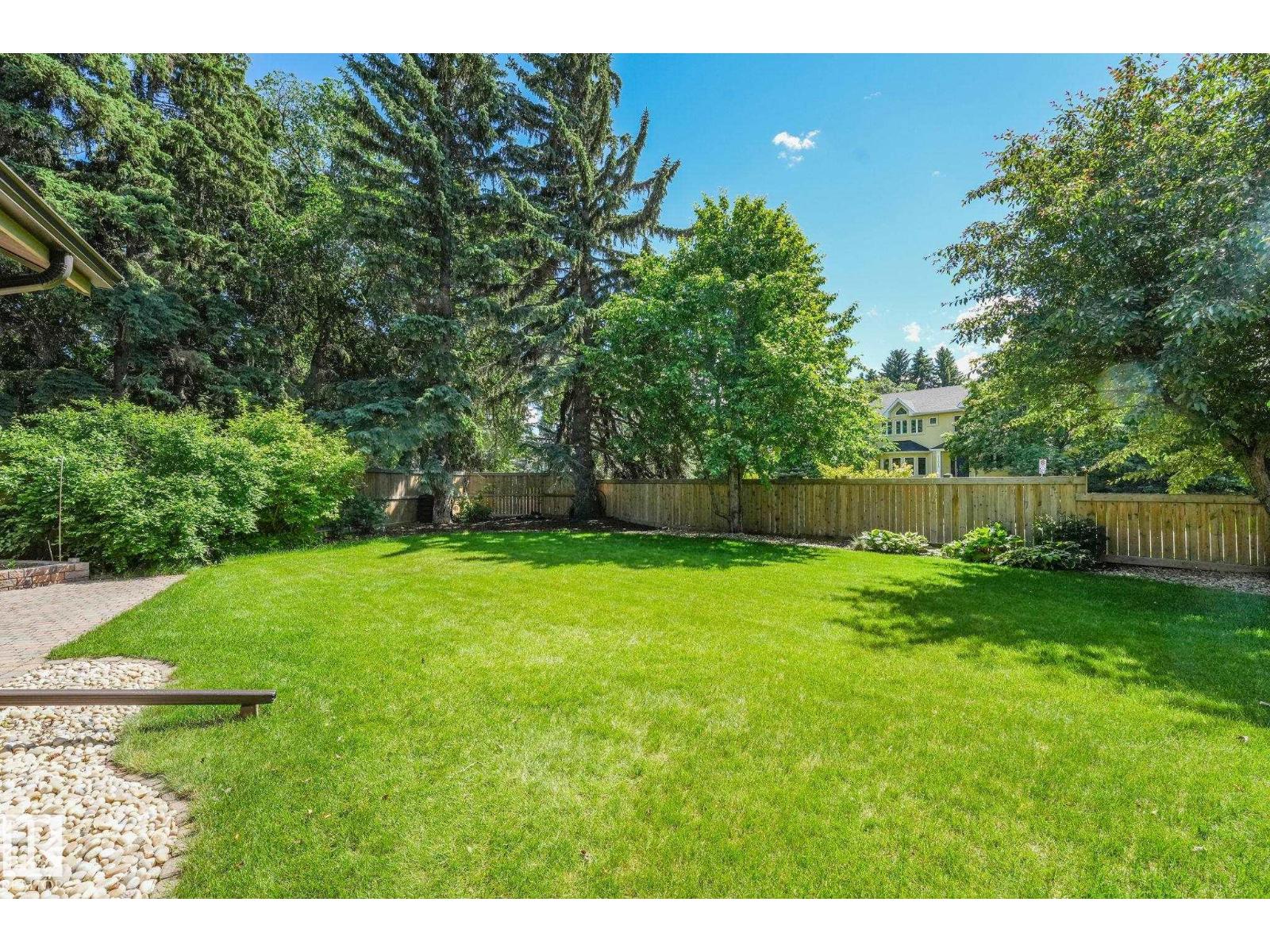 11822 91 AV NW — photo 57