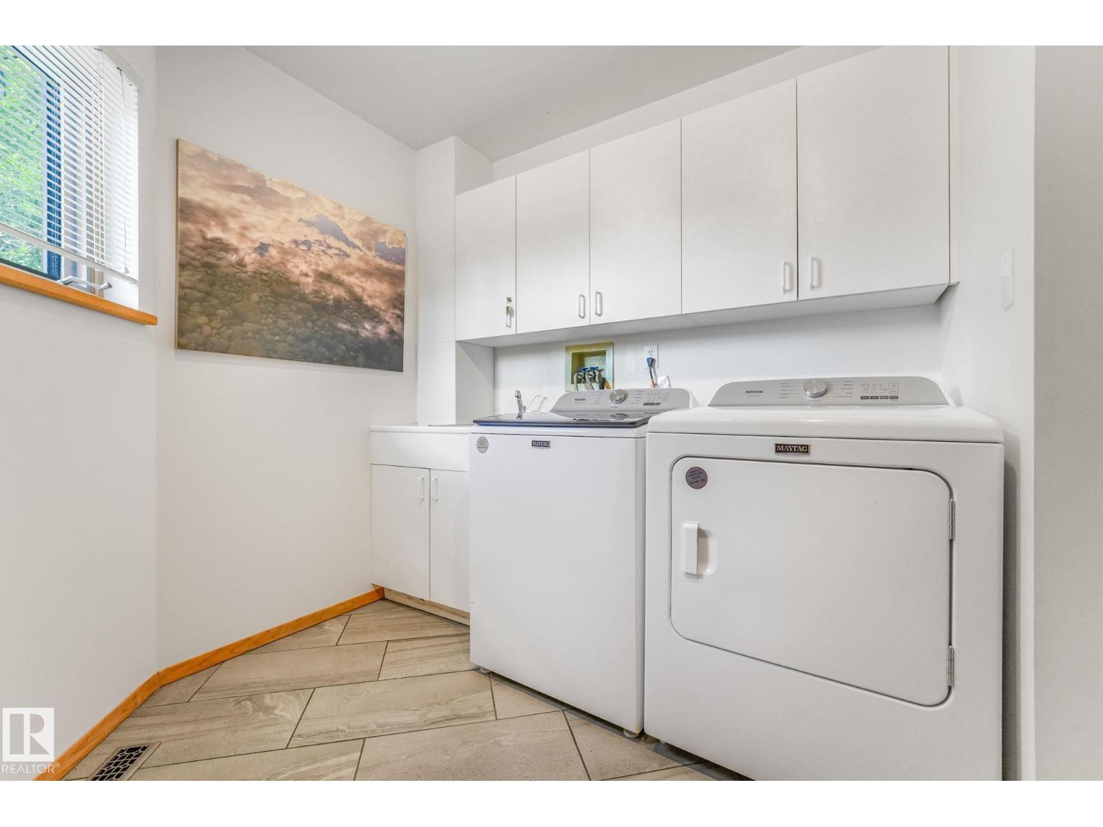 11822 91 AV NW — photo 29