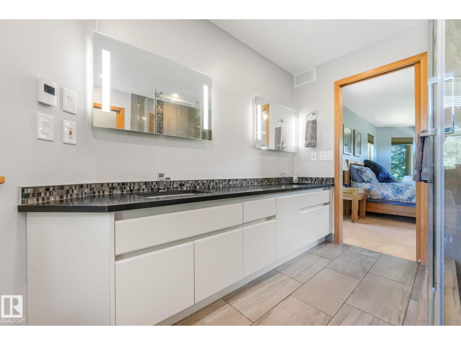 11822 91 AV NW — photo 34