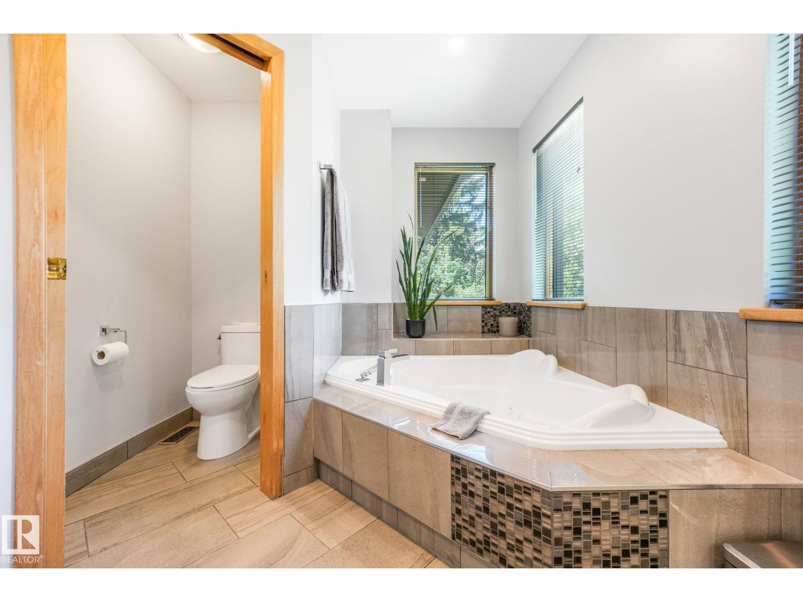 11822 91 AV NW — photo 36