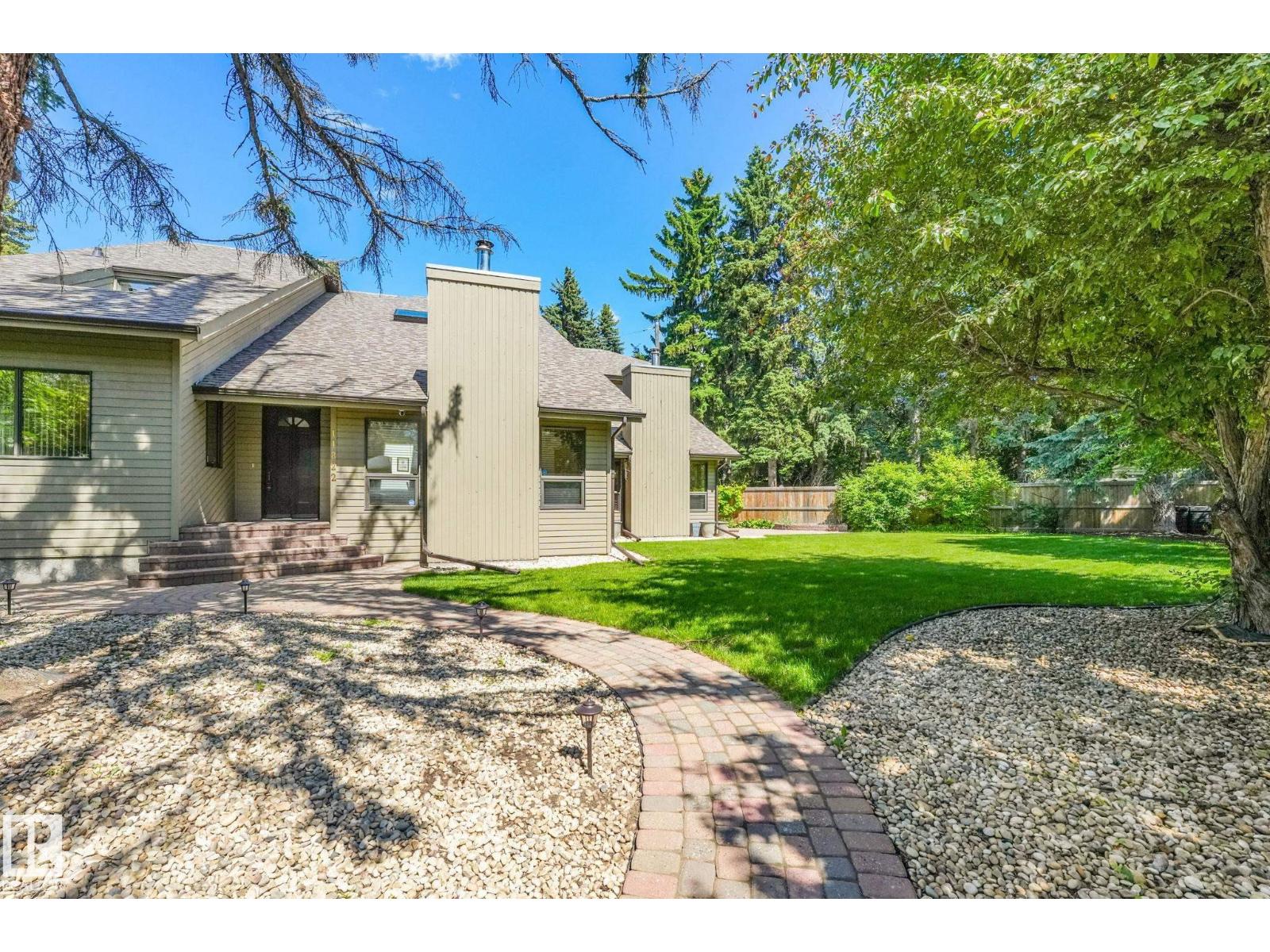 11822 91 AV NW — photo 70