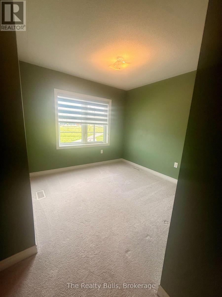 679 ANISHINAABE DRIVE - 15