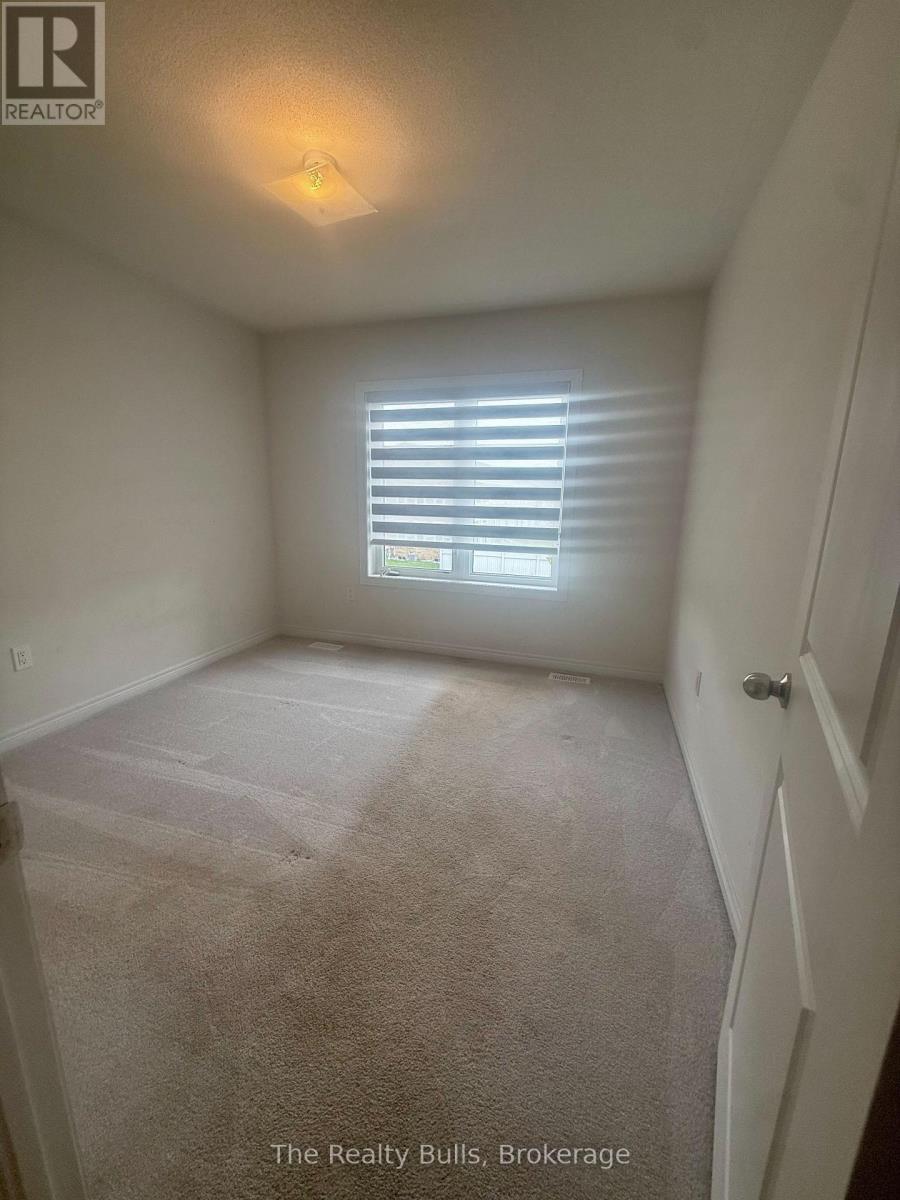 679 ANISHINAABE DRIVE - 14