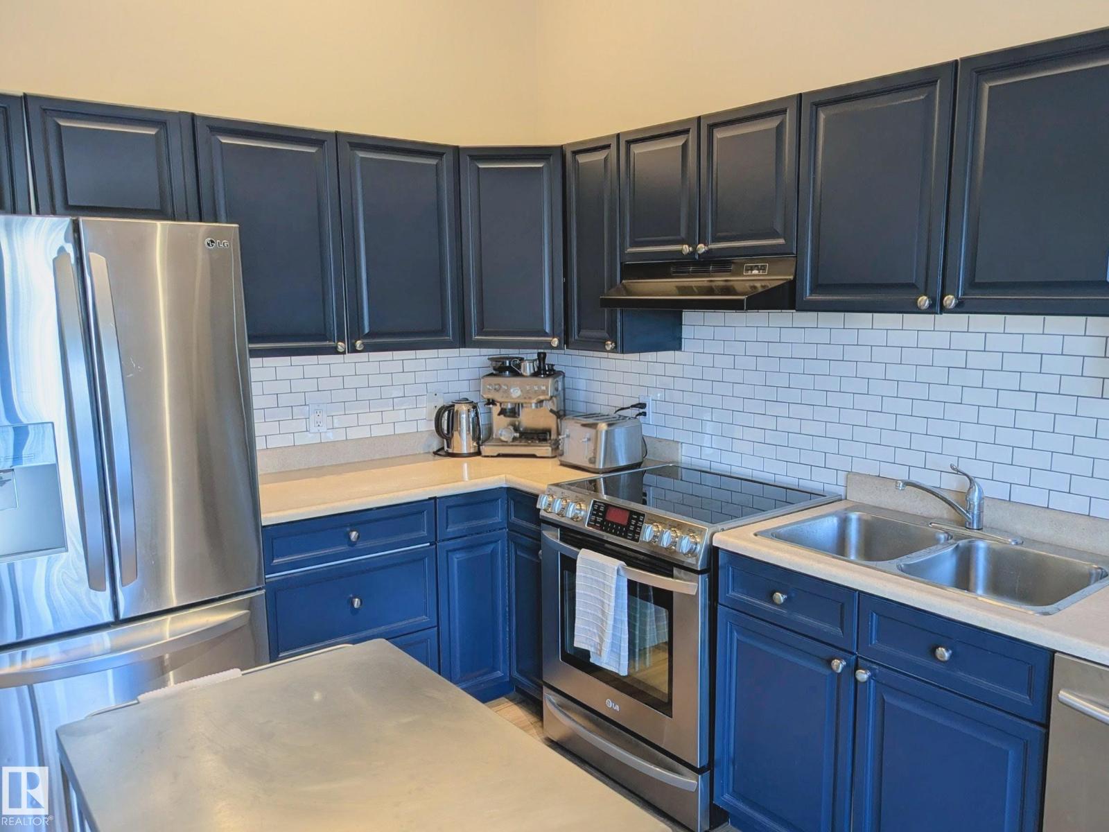 #11 10235 111 ST NW - 16