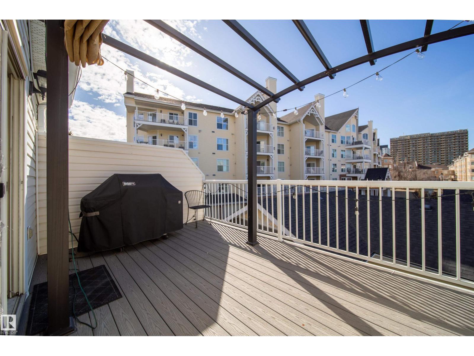 #11 10235 111 ST NW - 18