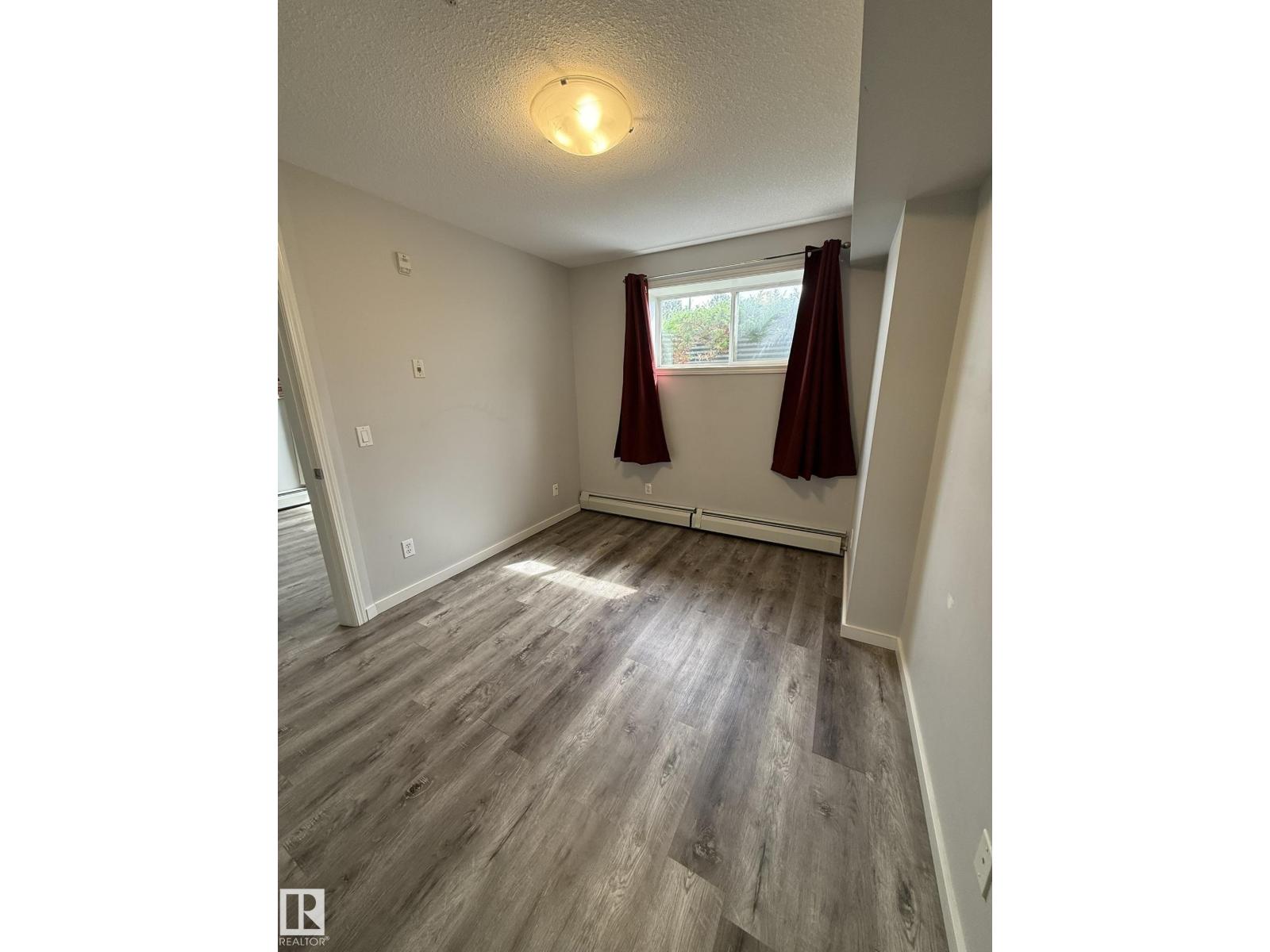 #106 40 SUMMERWOOD BV - 10