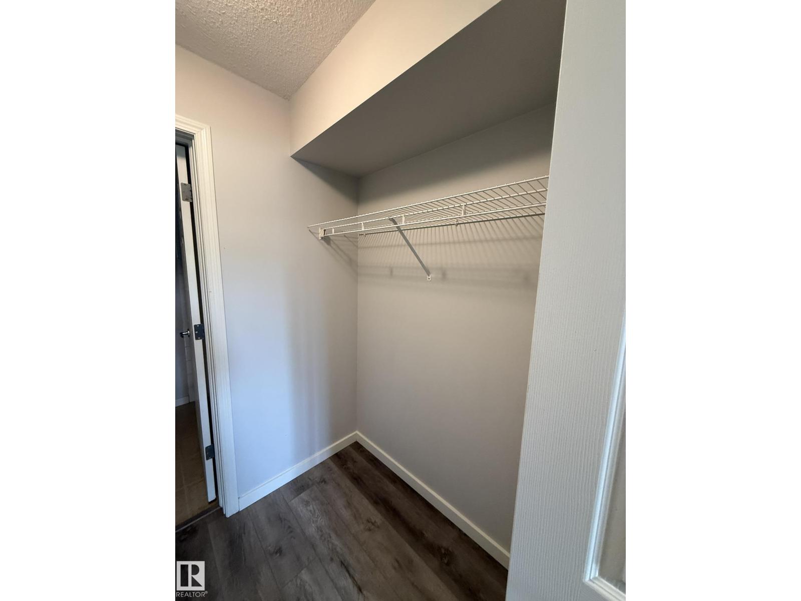 #106 40 SUMMERWOOD BV - 11