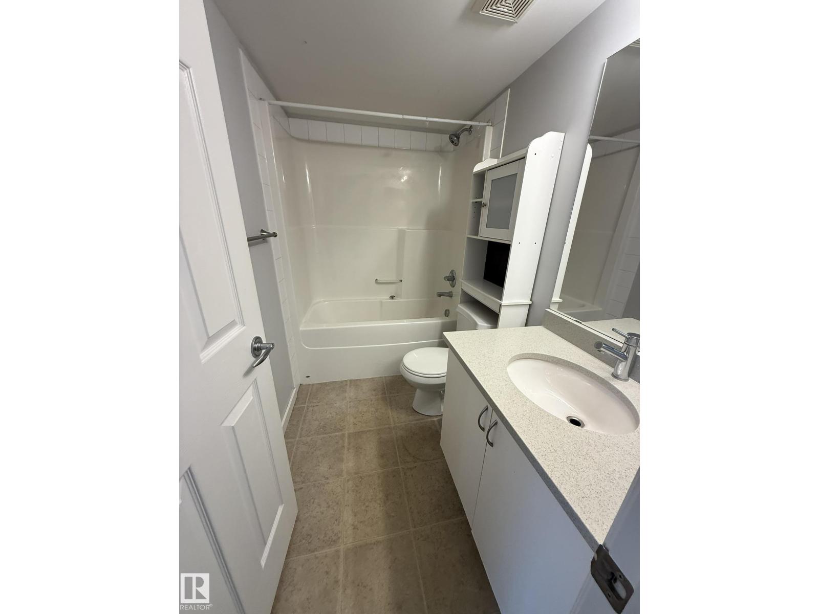 #106 40 SUMMERWOOD BV - 12