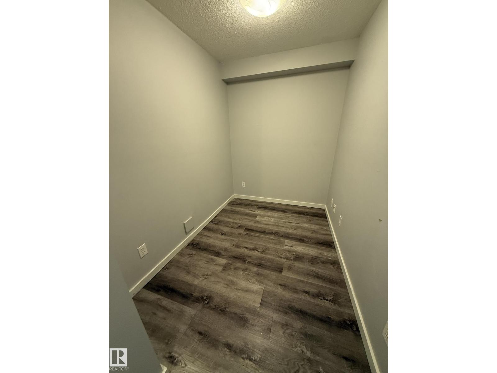 #106 40 SUMMERWOOD BV - 13