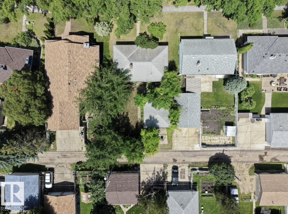 8719 67 AV NW - 10