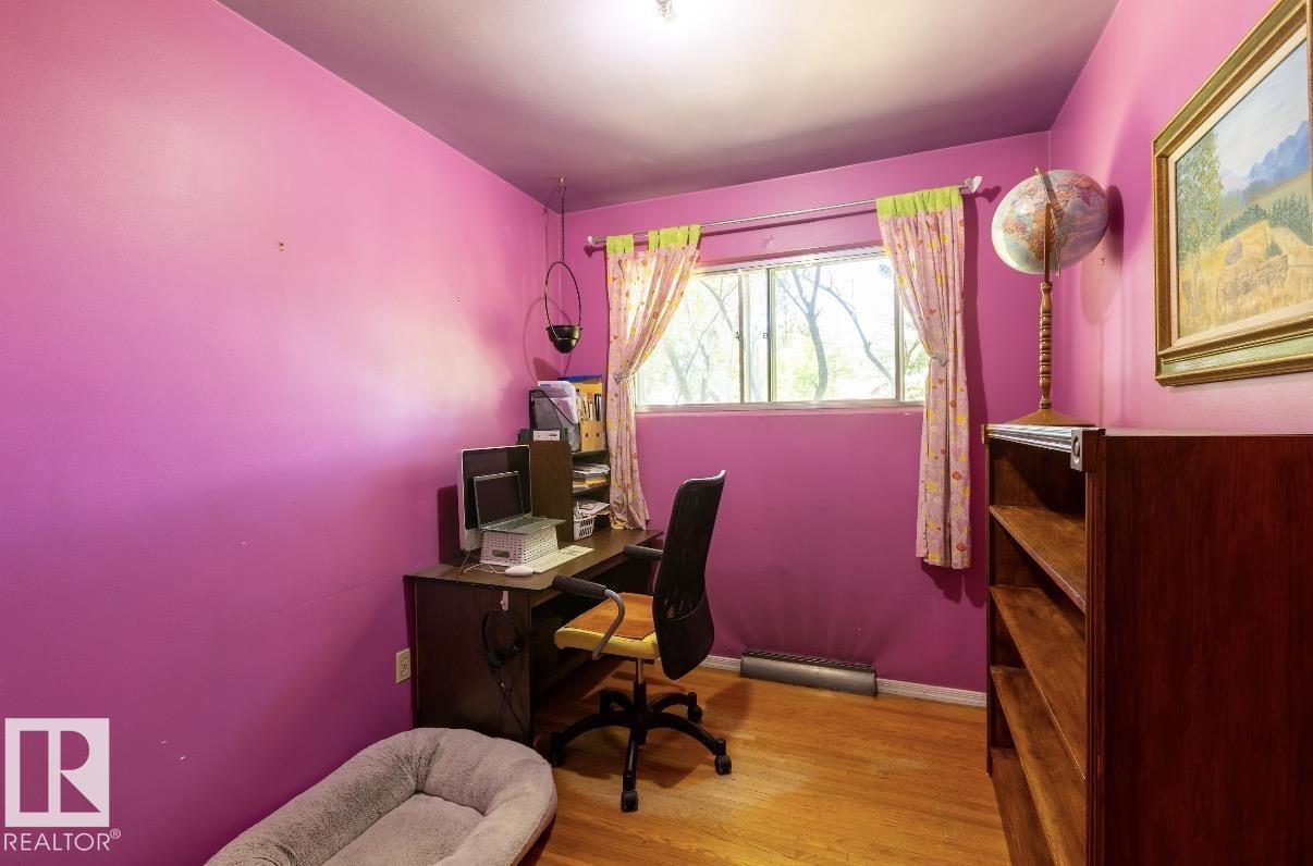 8719 67 AV NW - 24