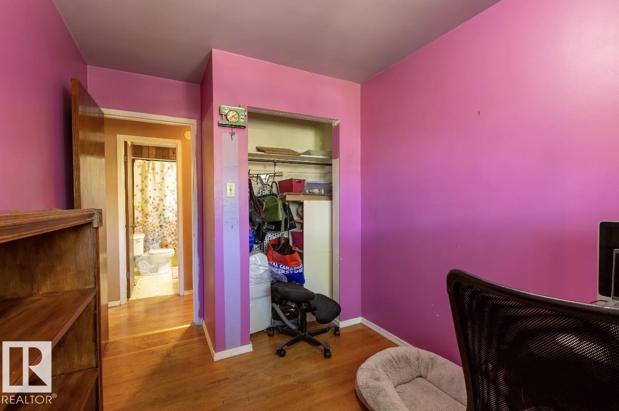 8719 67 AV NW - 25