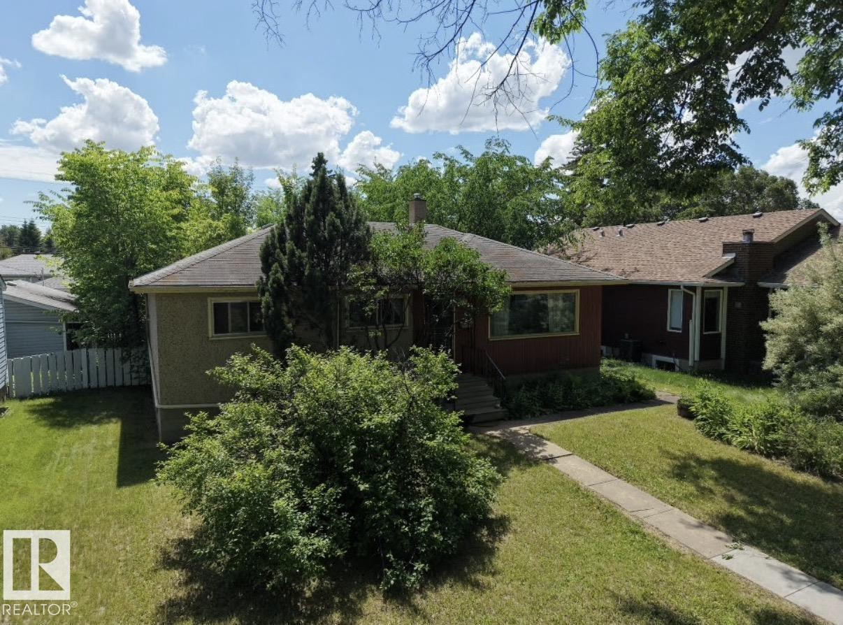 8719 67 AV NW - 3