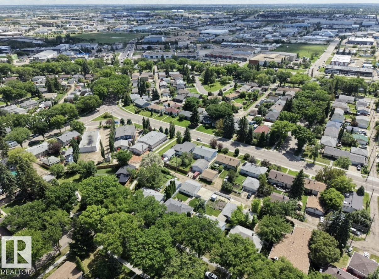 8719 67 AV NW - 6