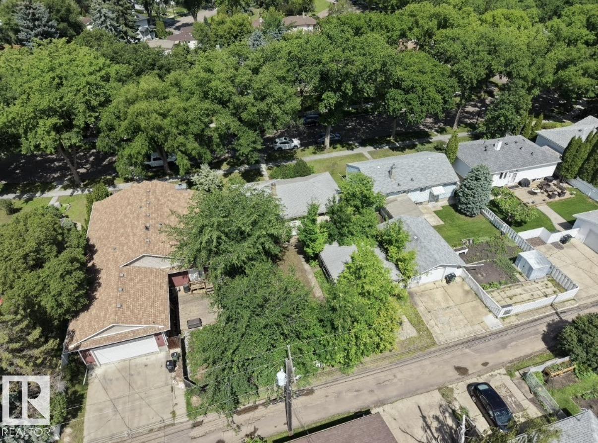 8719 67 AV NW - 11