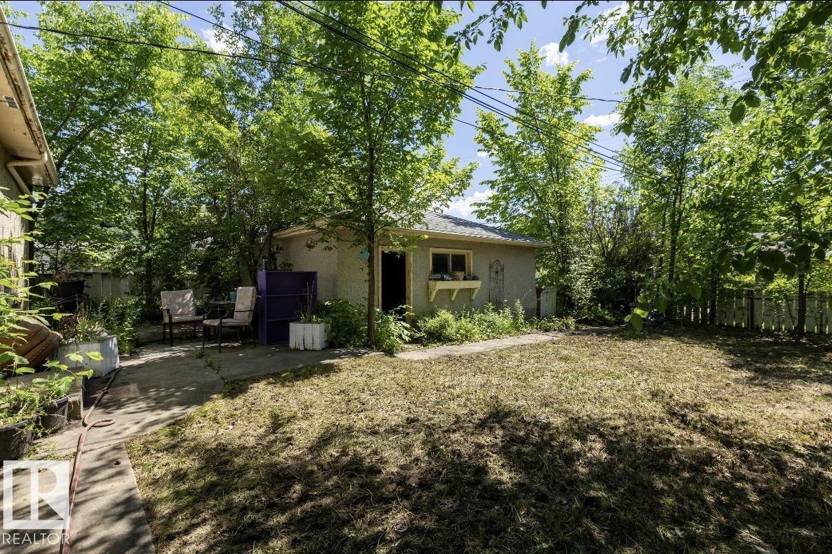 8719 67 AV NW - 33
