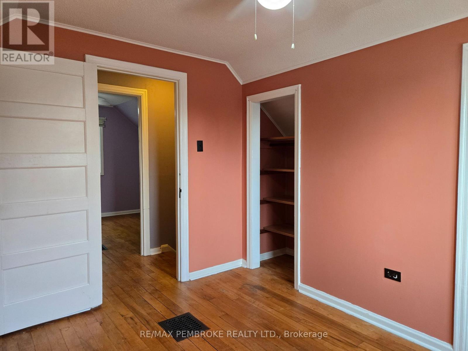 2 Bed, 1 Bath House for Sale in Arnprior – 108 THIRD AVENUE, Arnprior – MLS# X13530266 - Image 14
