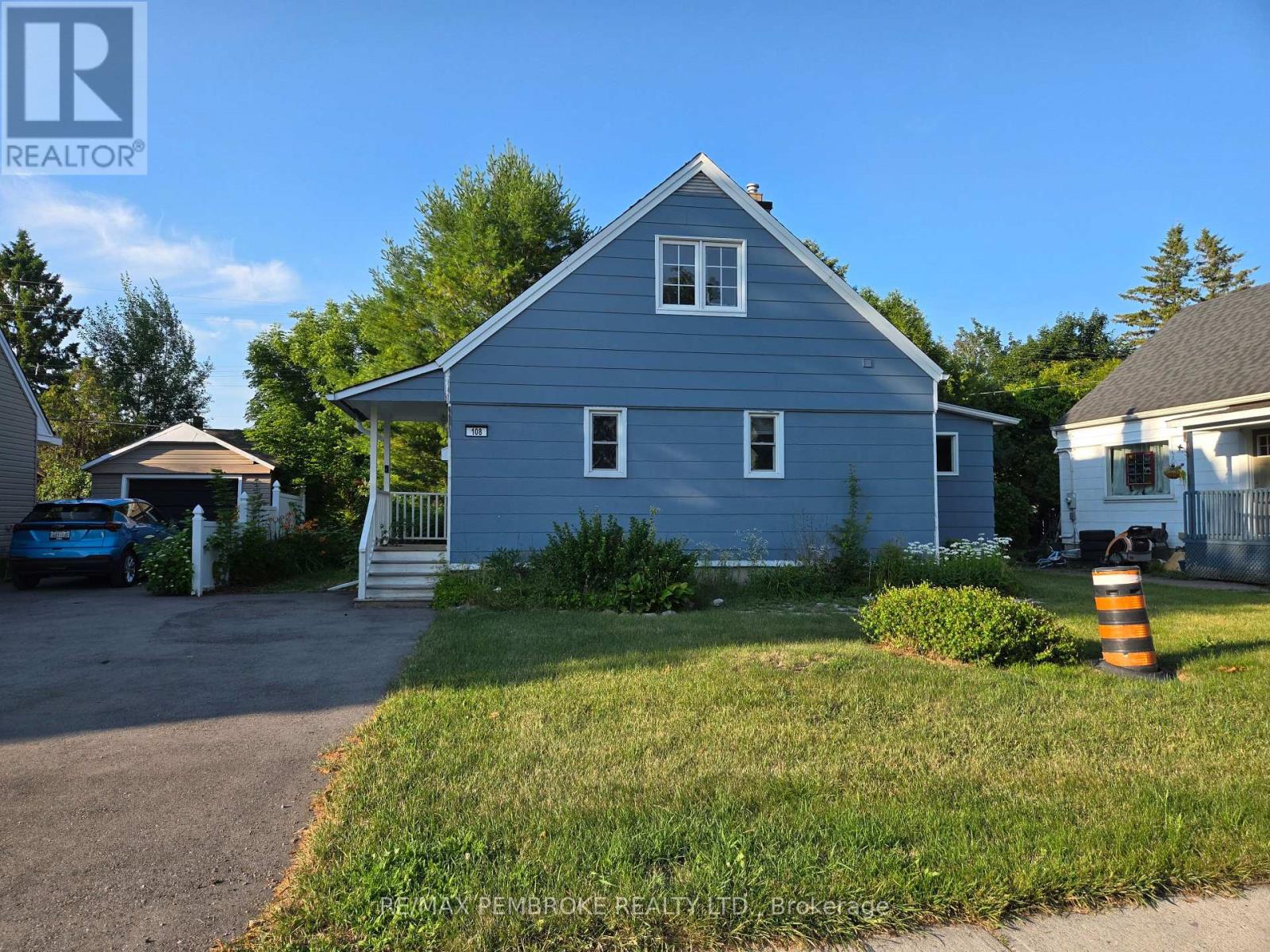 2 Bed, 1 Bath House for Sale in Arnprior – 108 THIRD AVENUE, Arnprior – MLS# X13530266 - Image 3