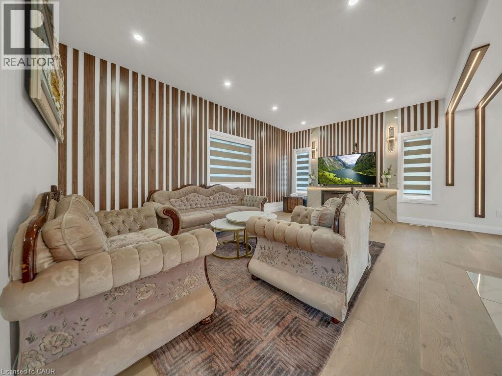 2637 BOBOLINK Lane - Image 7