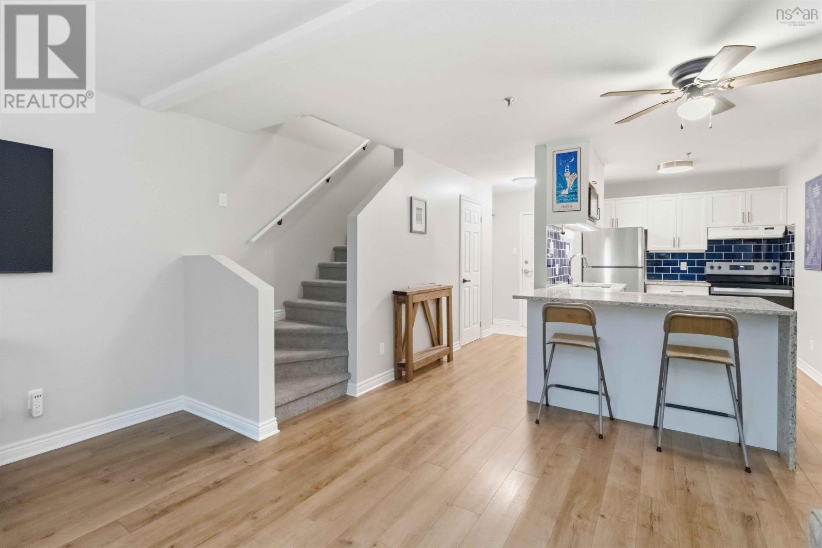 #5 75 Crichton Avenue - 13
