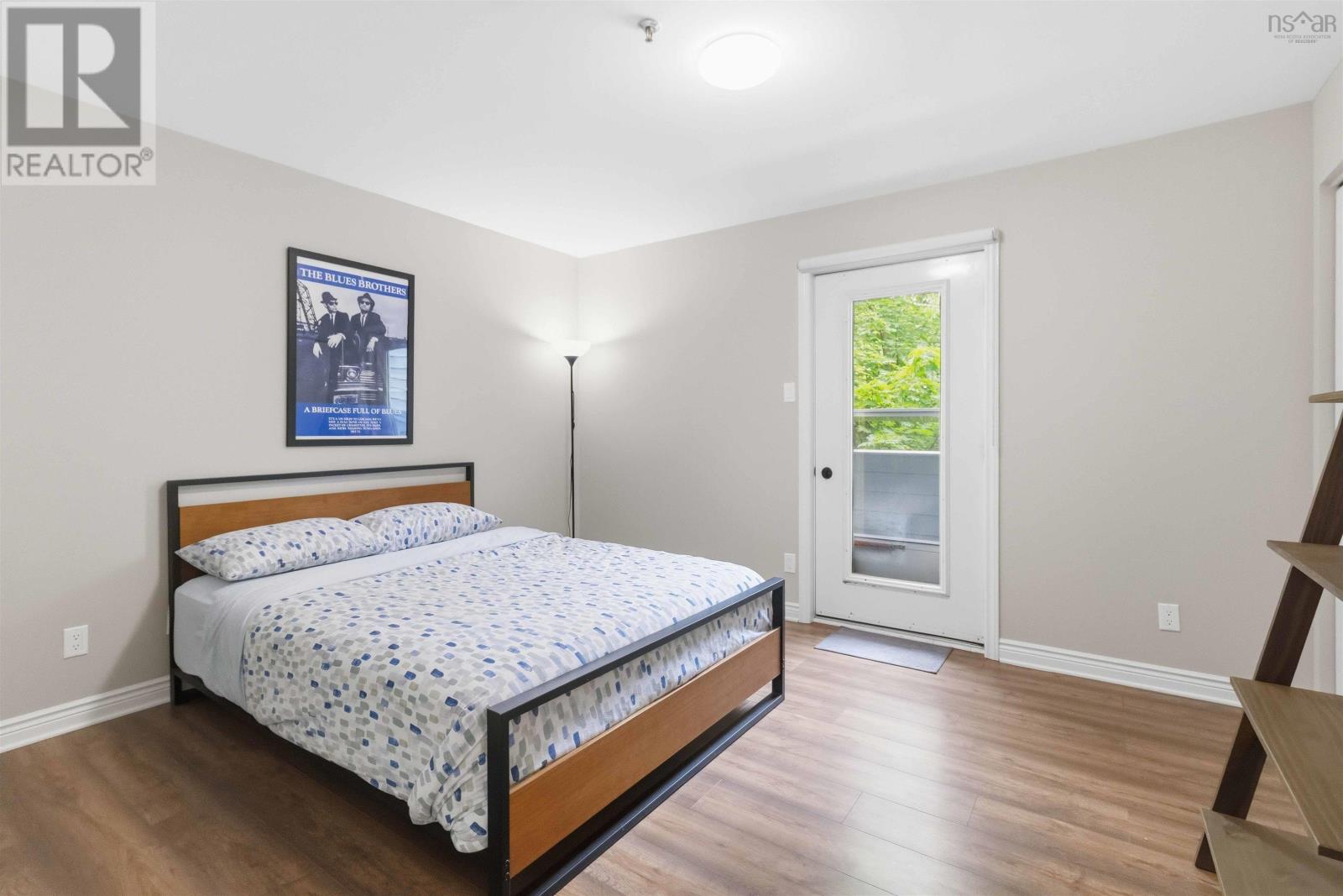 #5 75 Crichton Avenue - 15