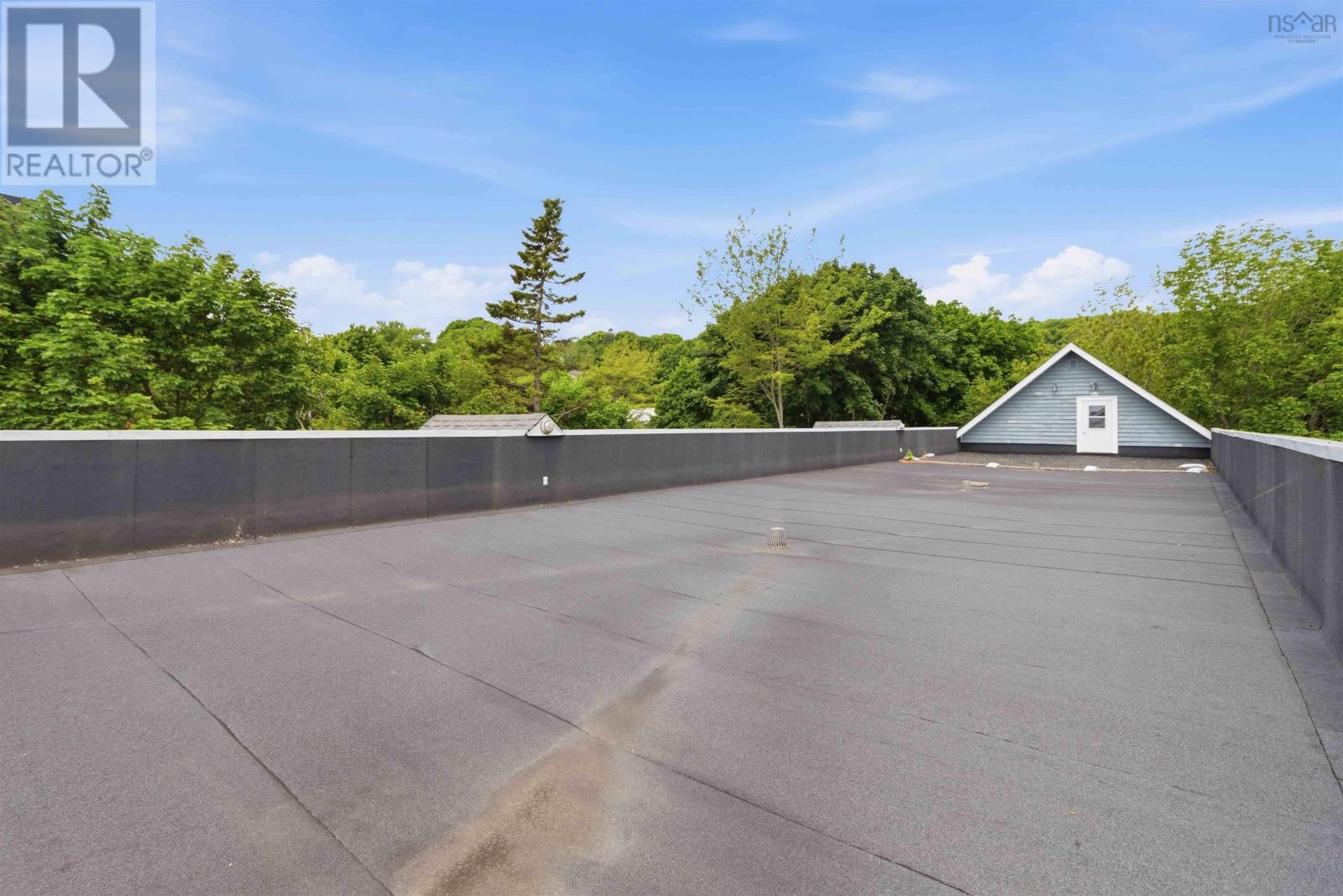 #5 75 Crichton Avenue - 22