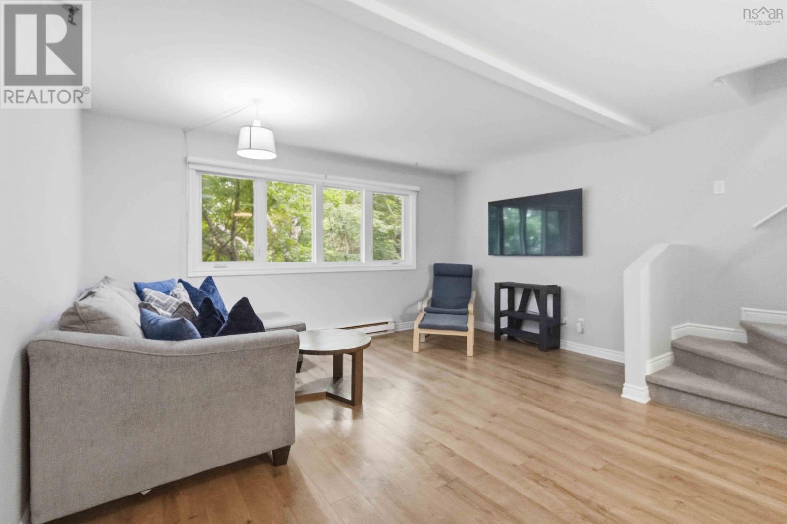 #5 75 Crichton Avenue - 9