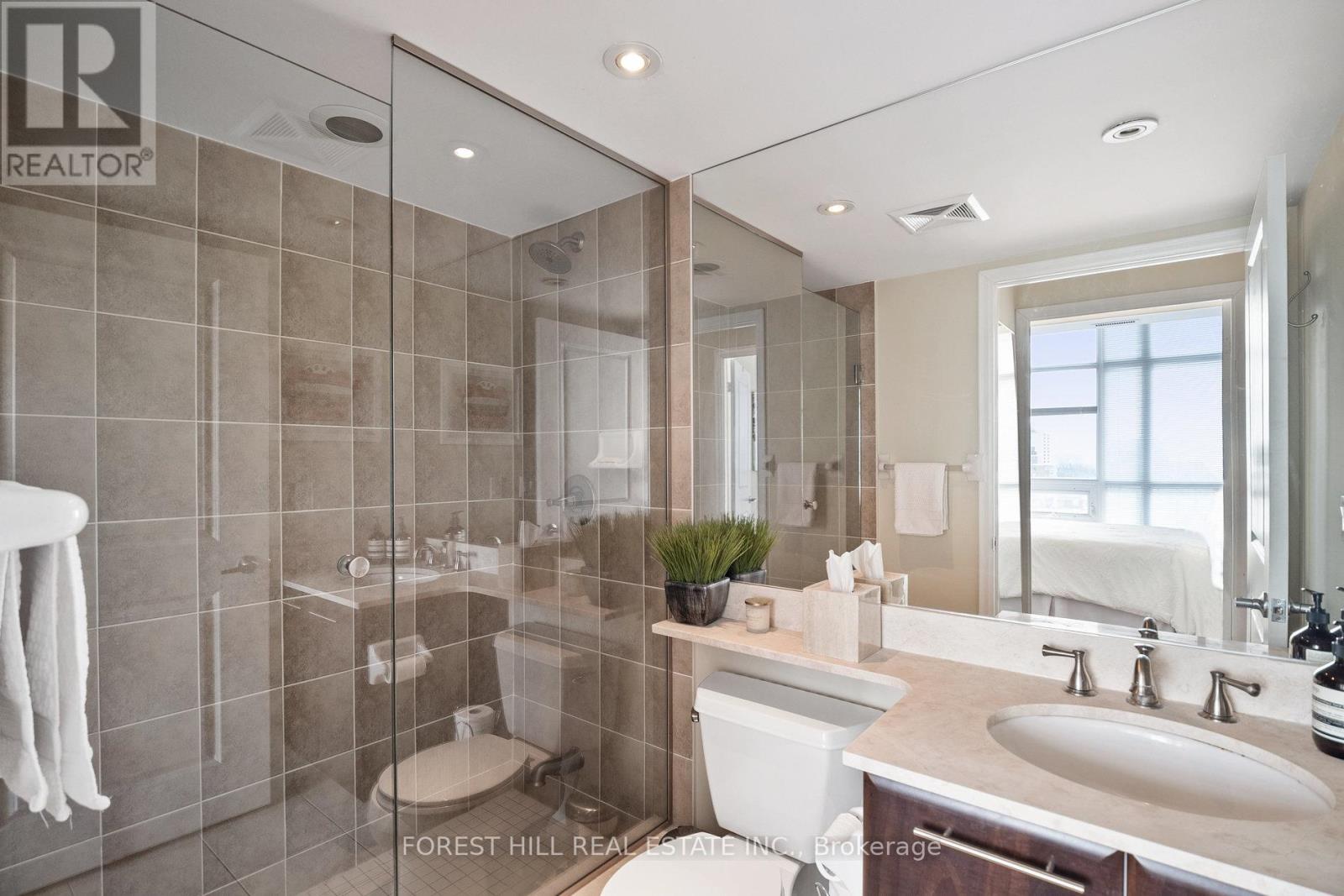 #1501 900 MOUNT PLEASANT ROAD - Image 16