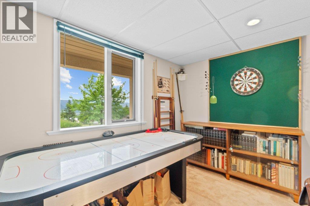 377 Stroulger Road - 34
