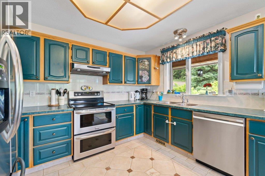 377 Stroulger Road - 17