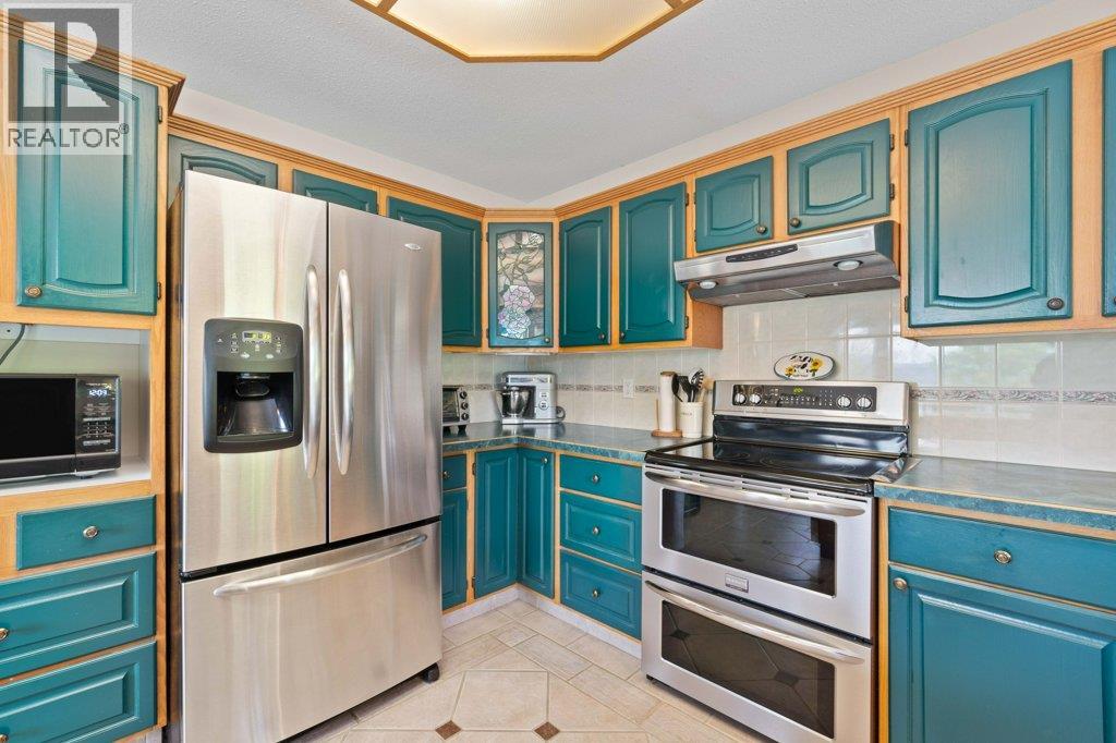 377 Stroulger Road - 16