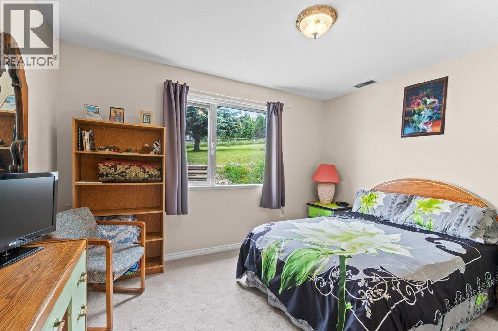 377 Stroulger Road - 36