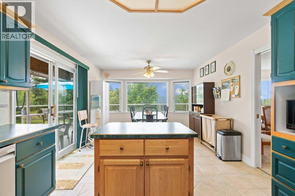 377 Stroulger Road - 18