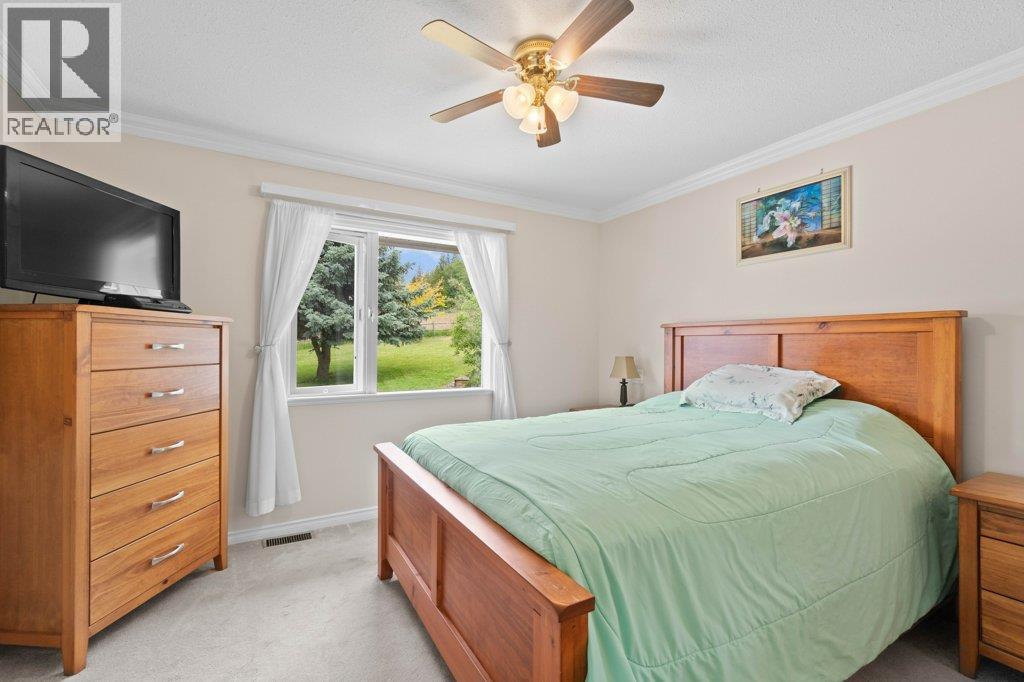 377 Stroulger Road - 23