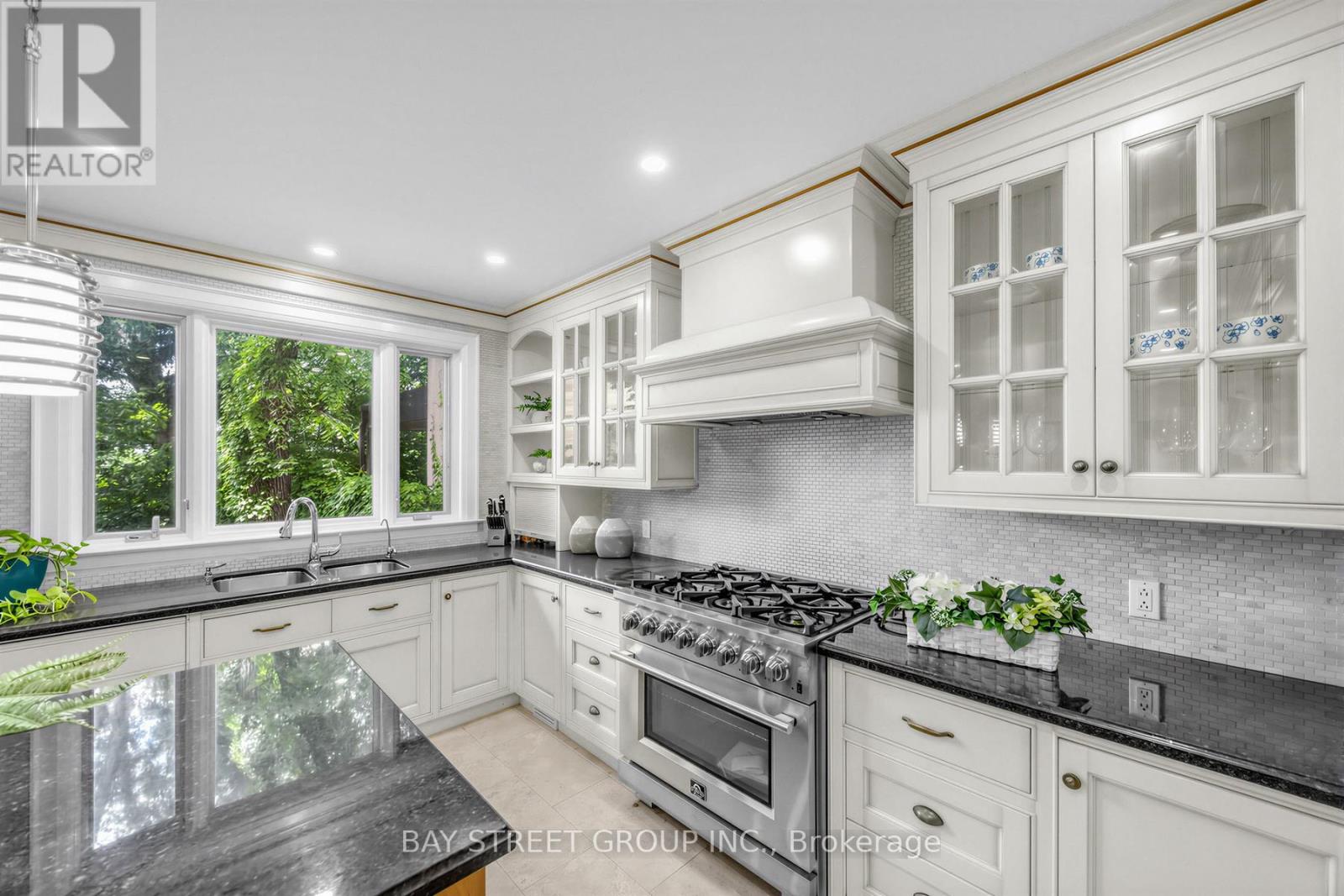 136 HUMBERCREST BOULEVARD - 13