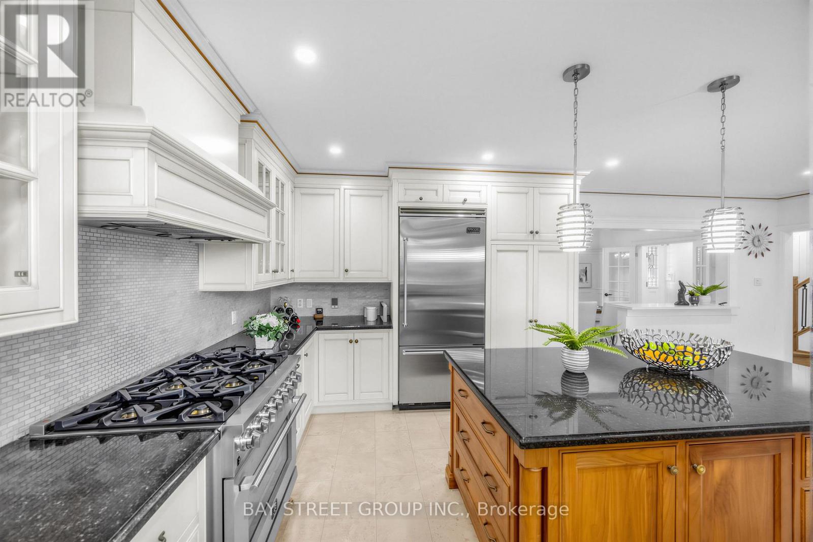 136 HUMBERCREST BOULEVARD - 14