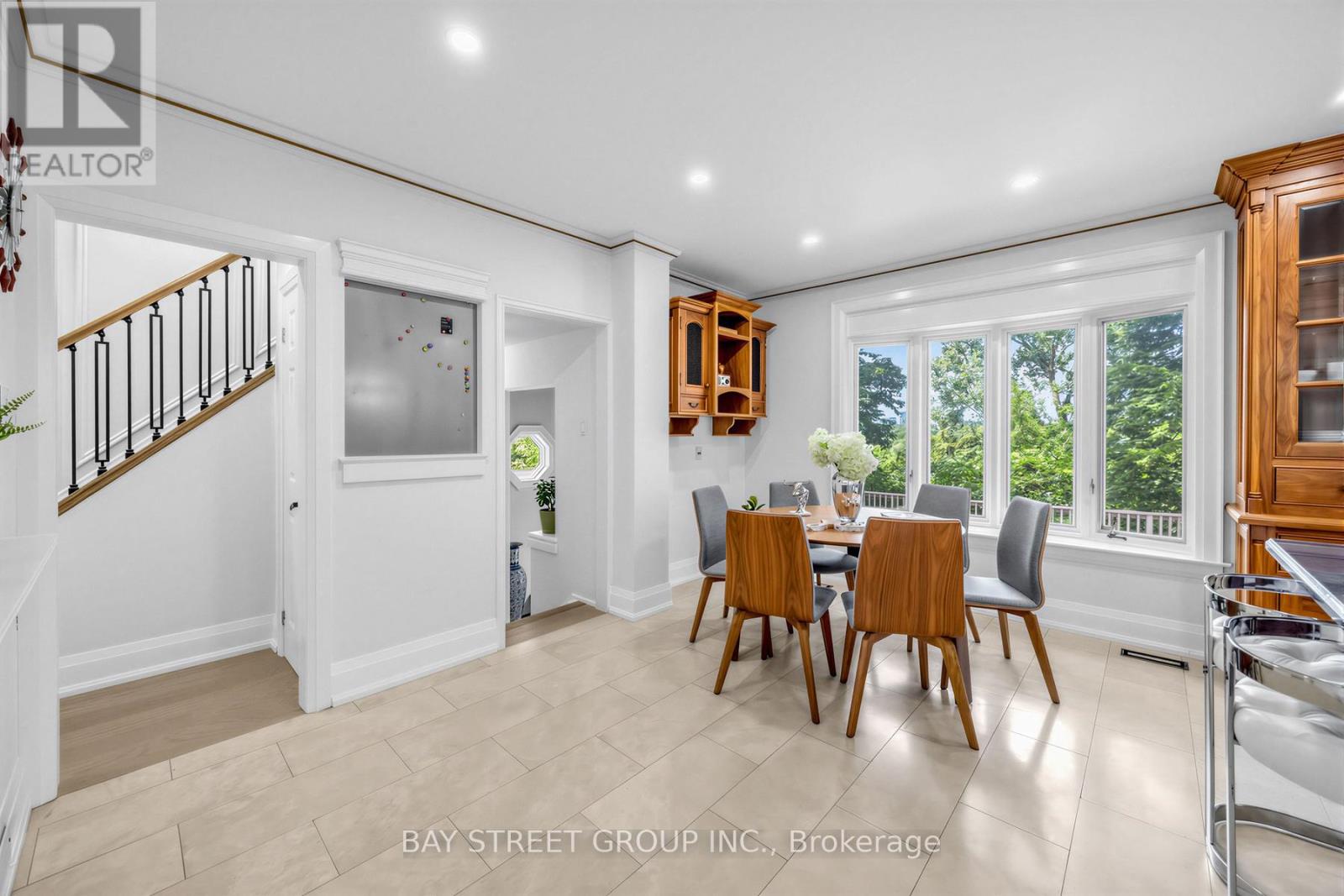 136 HUMBERCREST BOULEVARD - 16