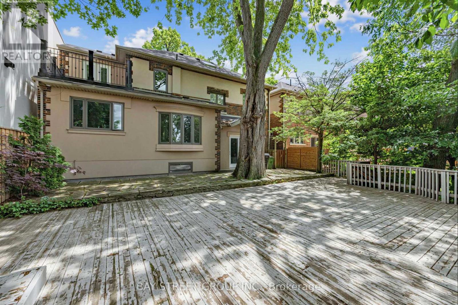 136 HUMBERCREST BOULEVARD - 37