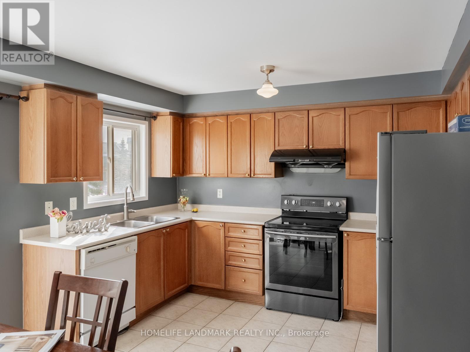 #28 4950 ALBINA WAY - 12