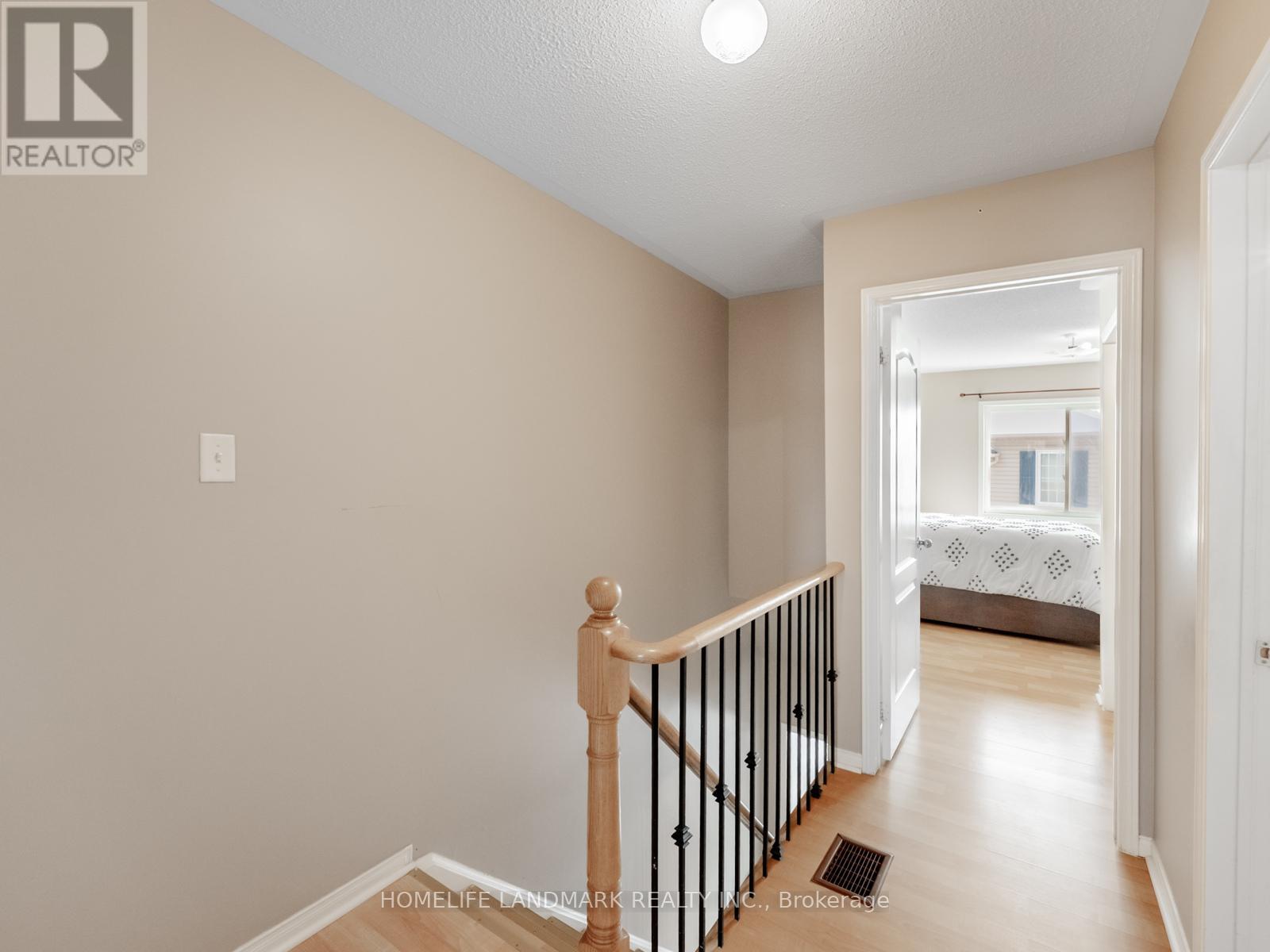 #28 4950 ALBINA WAY - 23