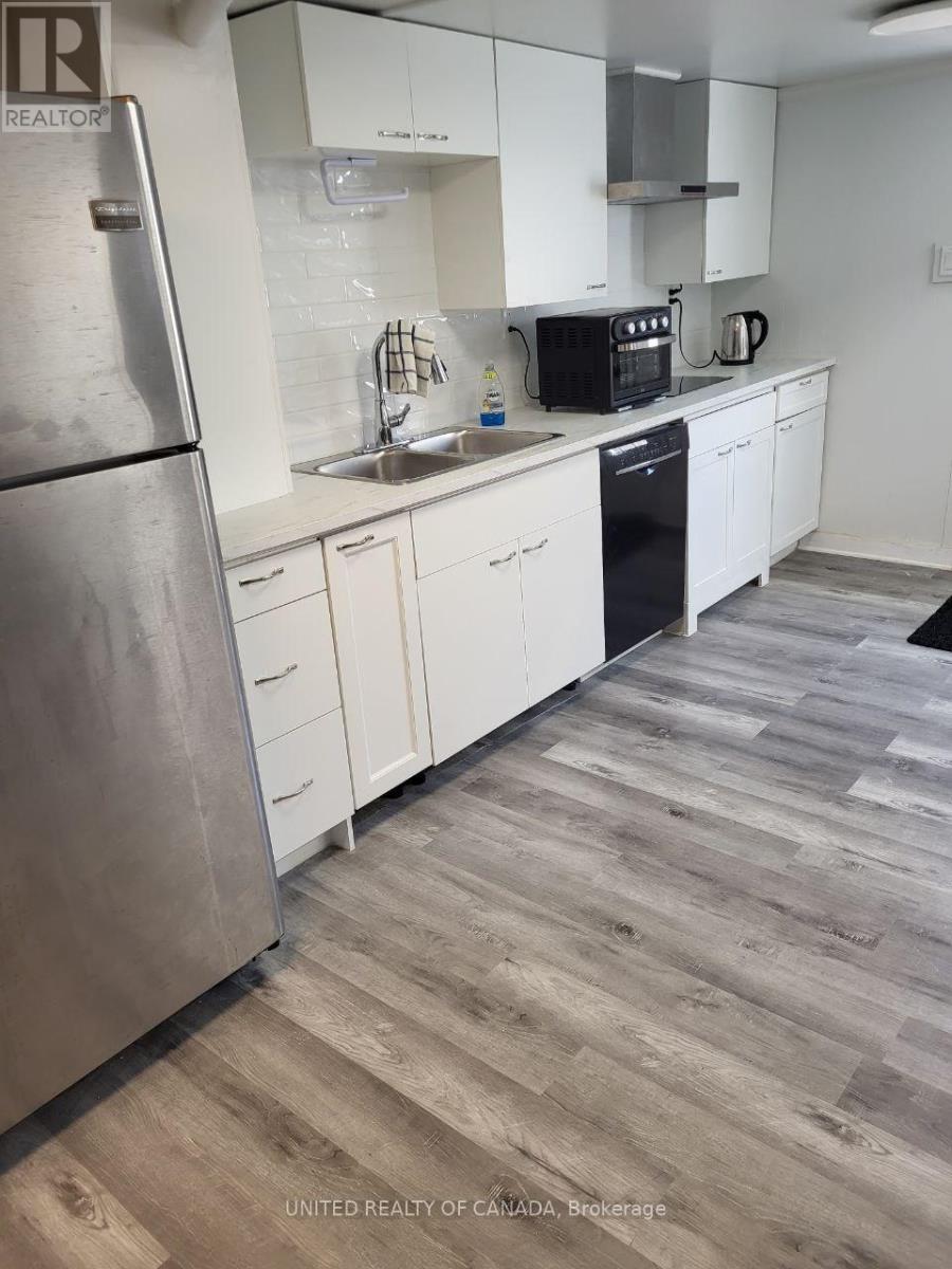 940 OXFORD STREET W - 24