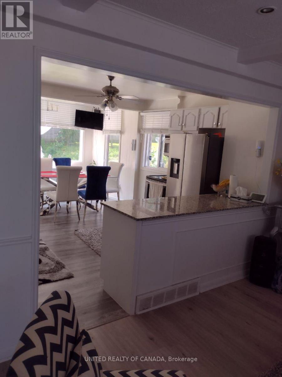 940 OXFORD STREET W - 9
