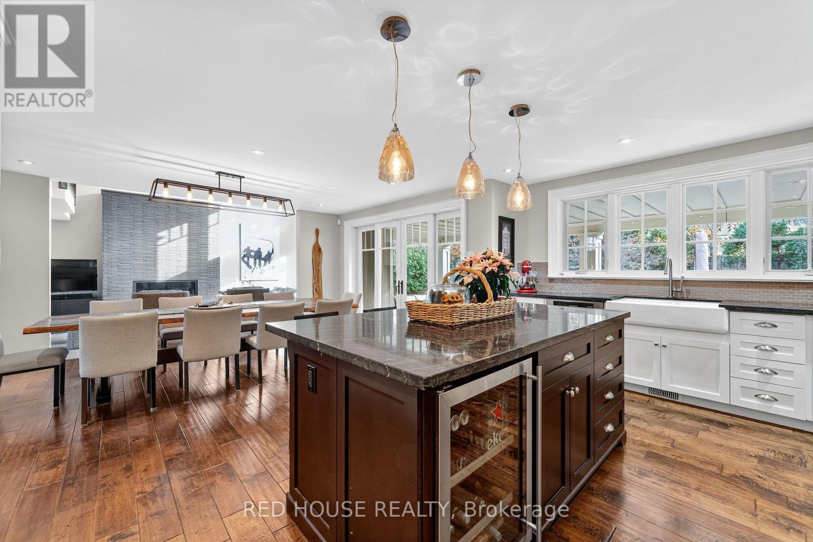 162 DELPHI LANE N - 14