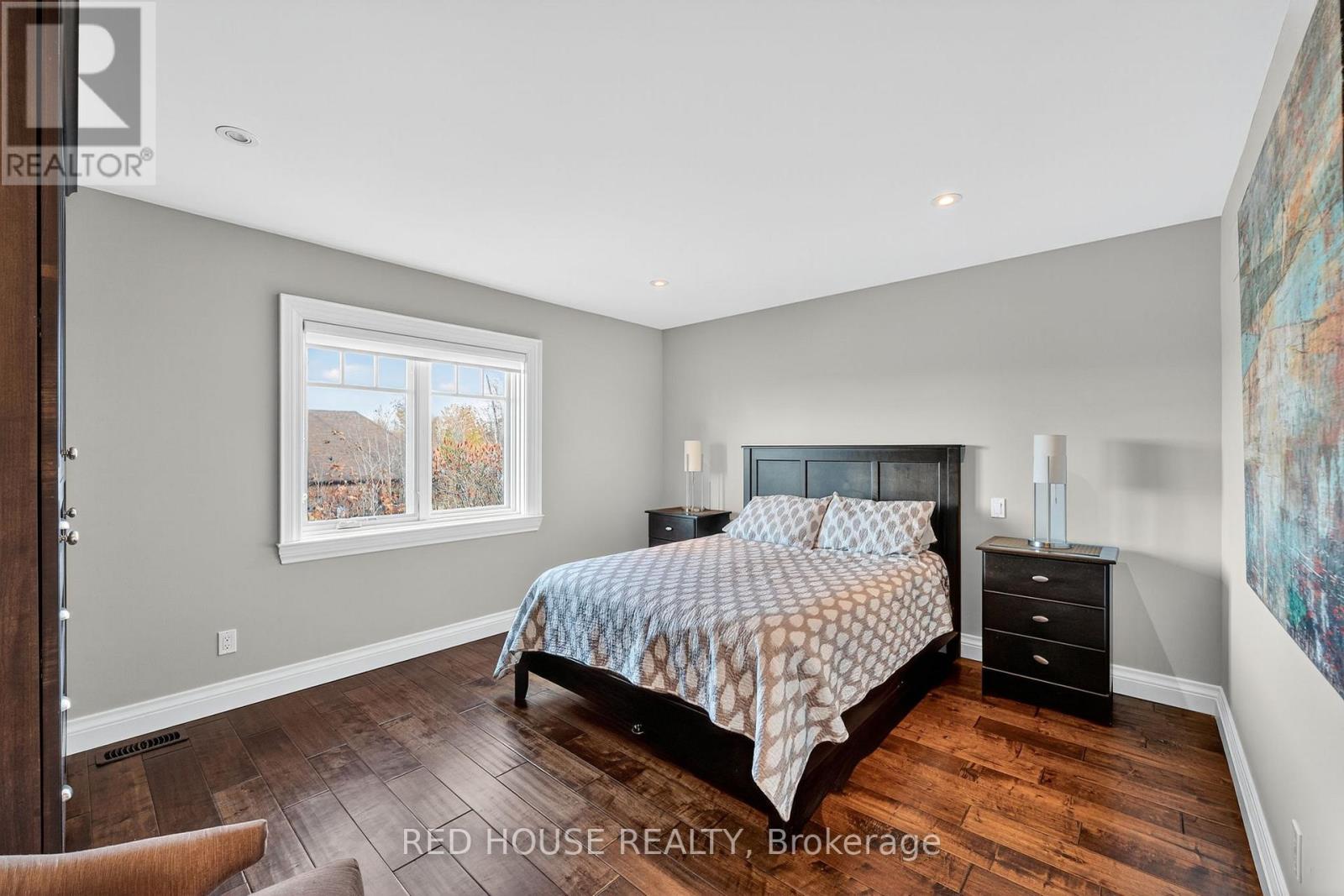 162 DELPHI LANE N - 29