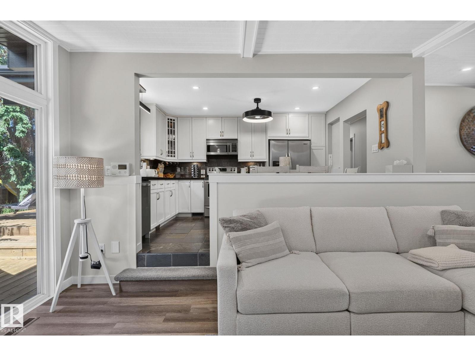 4812 114A ST NW - 9