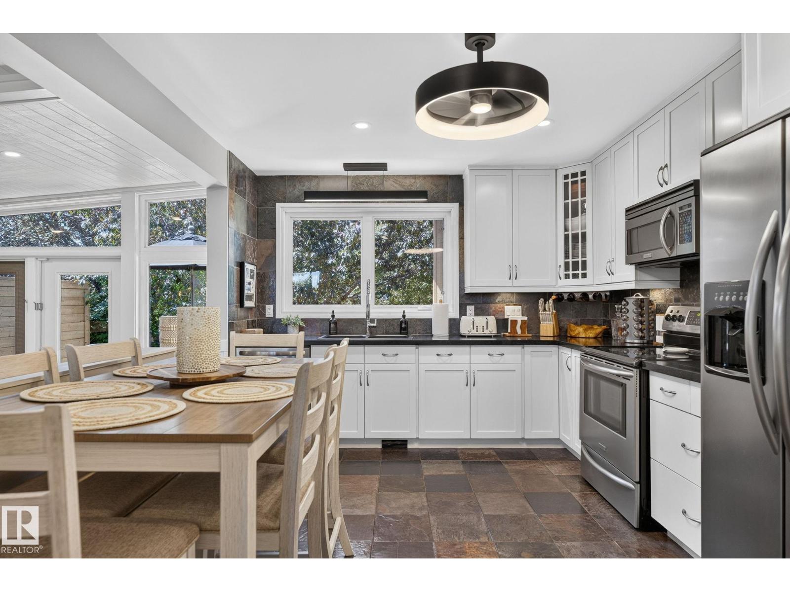 4812 114A ST NW - 11