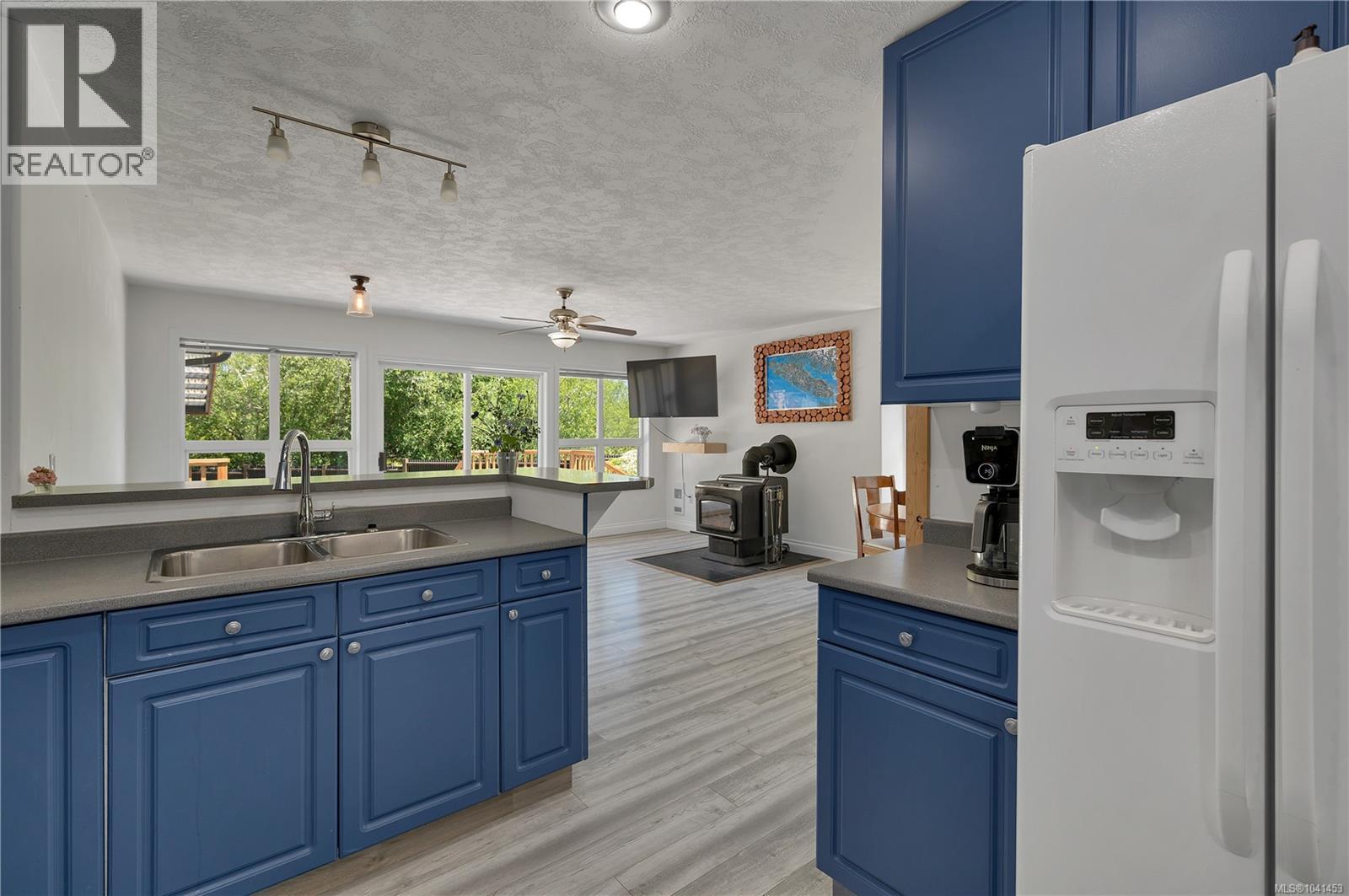545 Sunset Pl - 6