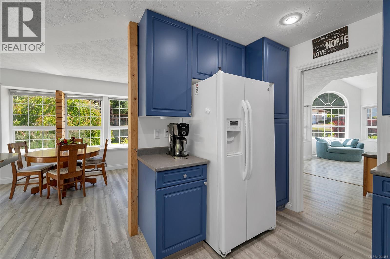 545 Sunset Pl, Port McNeill