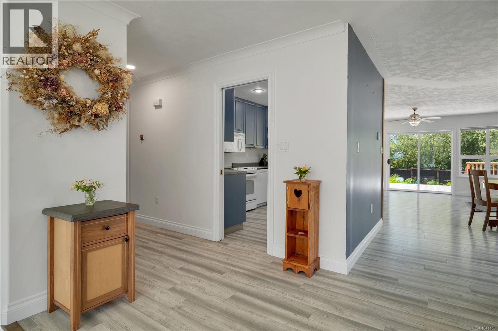 545 Sunset Pl, Port McNeill