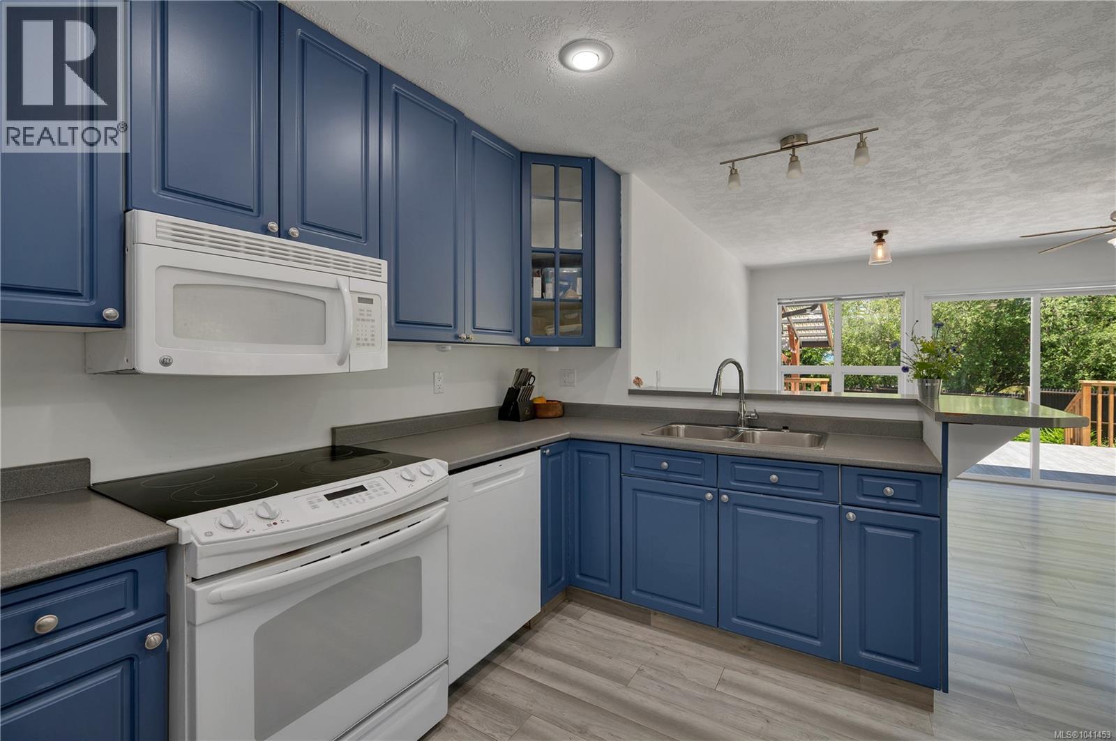 545 Sunset Pl - 5